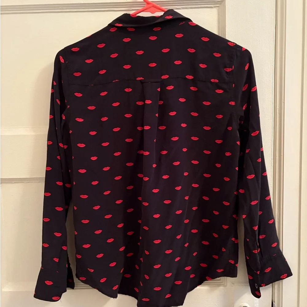 RAILS 100% silk Kate blouse with lips print - Picture 3 of 7